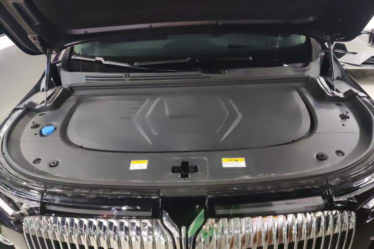 Used VOYAH Dream 2026 Model PHEV Qiankun Max Engine Bay