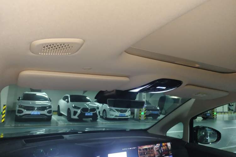 Used VOYAH Dream 2026 Model PHEV Kunpeng Pro Headliner