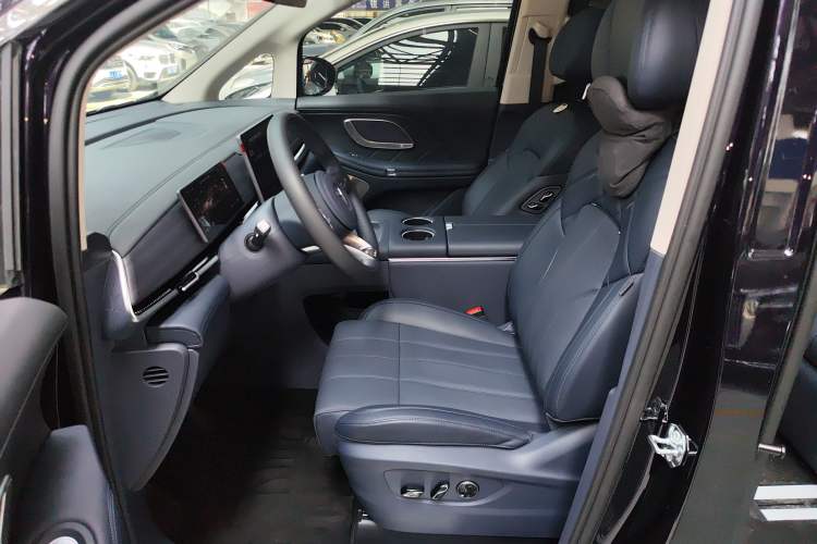 Used VOYAH Dream 2026 Model PHEV Qiankun Max Left Front Seat