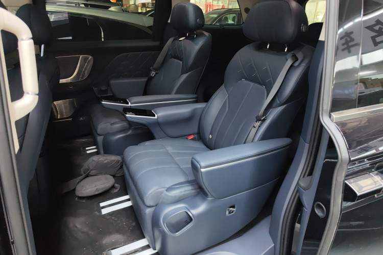 Used VOYAH Dream 2026 Model PHEV Qiankun Max Left Rear Seat