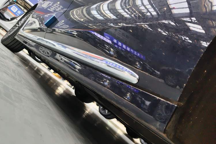 Used VOYAH Dream 2026 Model PHEV Qiankun Max Left Side Sill