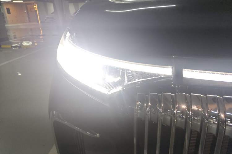 Used VOYAH Dream 2026 Model PHEV Kunpeng Pro Right Front Headlight