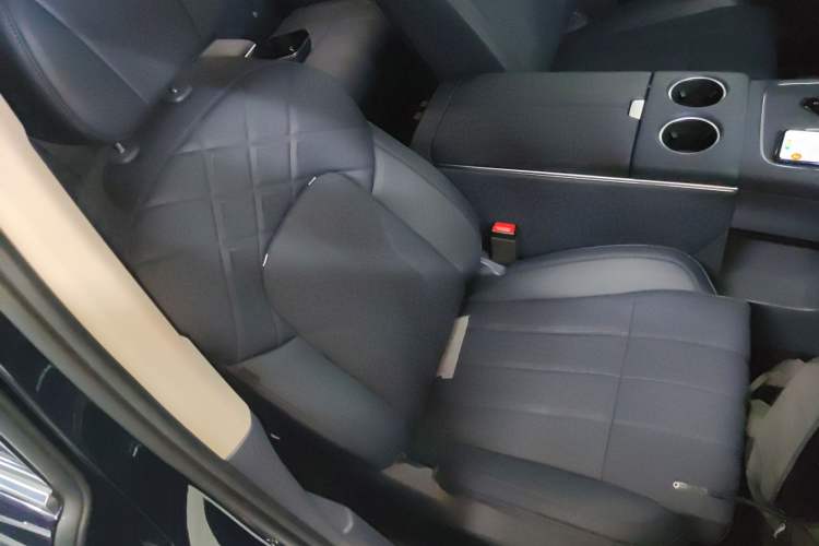 Used VOYAH Dream 2026 Model PHEV Qiankun Max Right Front Seat