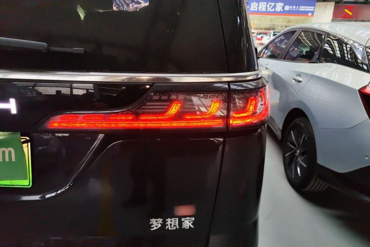 Used VOYAH Dream 2026 Model PHEV Qiankun Max Right Rear Taillight