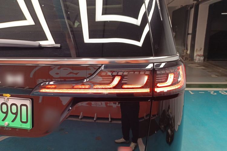 Used VOYAH Dream 2026 Model PHEV Qiankun Pro Right Rear Taillight