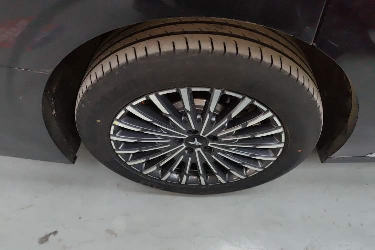 Used VOYAH Dream 2026 Model PHEV Qiankun Max Right Rear Wheel Hub