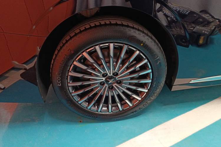 Used VOYAH Dream 2026 Model PHEV Qiankun Pro Right Rear Wheel Hub