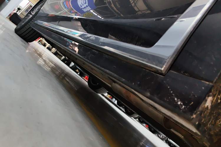Used VOYAH Dream 2026 Model PHEV Qiankun Max Right Side Sill