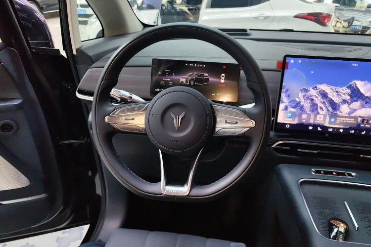 Used VOYAH Dream 2026 Model PHEV Qiankun Max Steering Wheel