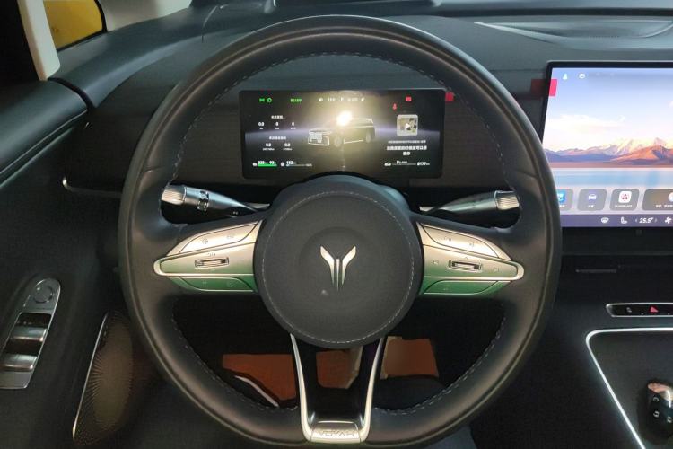 Used VOYAH Dream 2026 Model PHEV Qiankun Max Steering Wheel