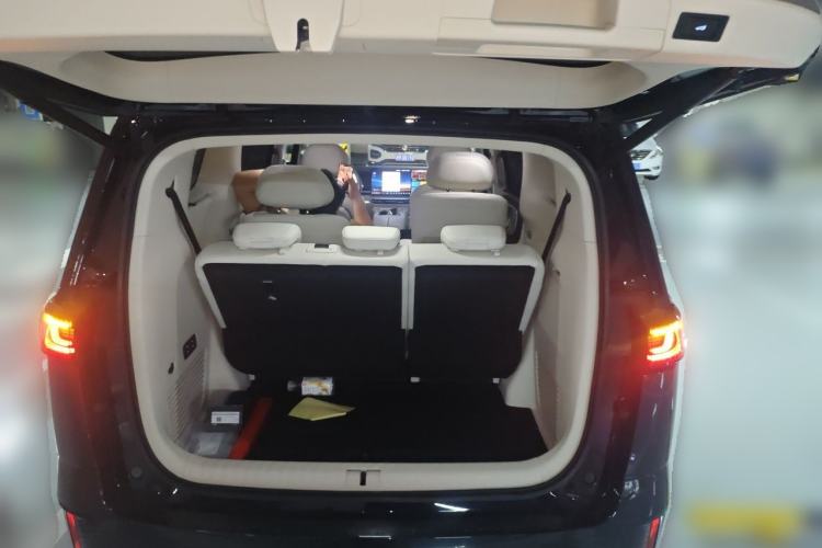 Used VOYAH Dream 2026 Model PHEV Kunpeng Pro Trunk
