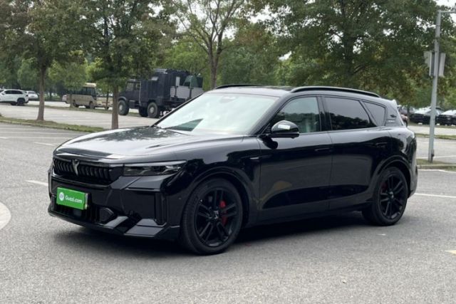 Ojetý VOYAH FREE 2025 318 259 km All-Wheel-Drive Exploration Edition