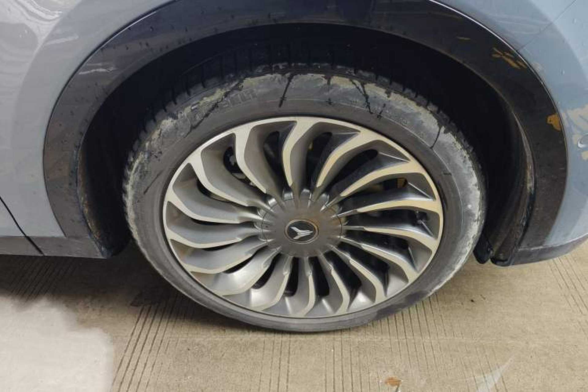 Used VOYAH FREE 2021 Two-Wheel Drive Standard Pure Electric City Edition Right Front Wheel Hub