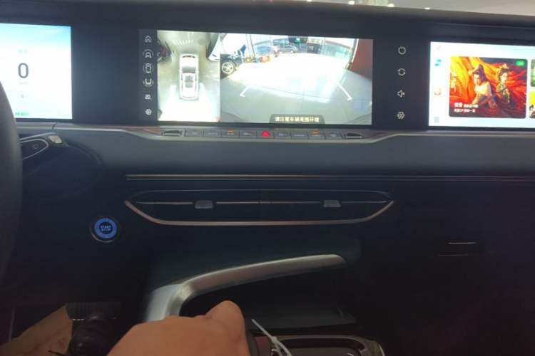 Used VOYAH FREE 2021 Two-Wheel Drive Standard Pure Electric City Edition Audio And AC Panel