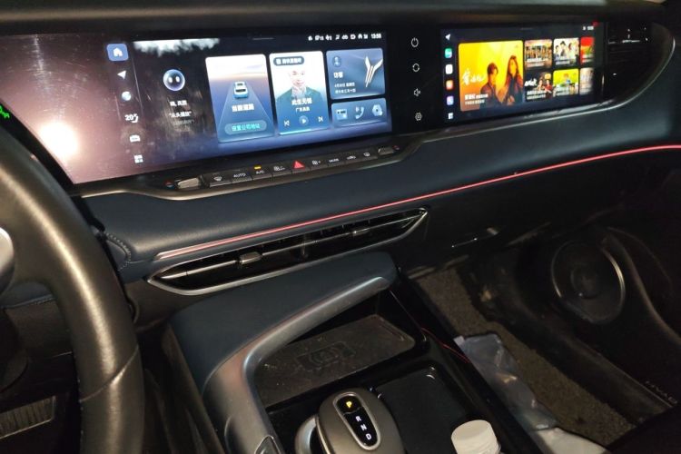 Used VOYAH FREE 2021 Four-Wheel Drive Standard Range-Extended Exclusive Luxury Package Audio And AC Panel