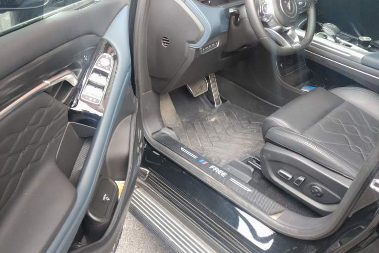 Used VOYAH FREE 2021 Four-Wheel Drive Standard Range-Extended Exclusive Luxury Package Driver Seat
