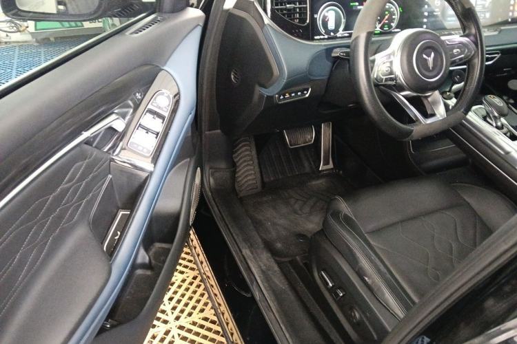 Used VOYAH FREE 2021 Four-Wheel Drive Standard Range-Extended Exclusive Luxury Package Driver Seat