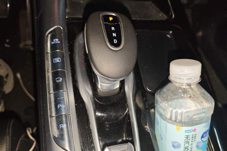 Used VOYAH FREE 2021 Four-Wheel Drive Standard Range-Extended Exclusive Luxury Package Gear Lever