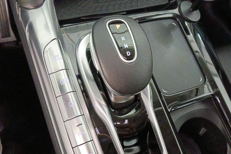 Used VOYAH FREE 2021 Four-Wheel Drive Standard Range-Extended Exclusive Luxury Package Gear Lever