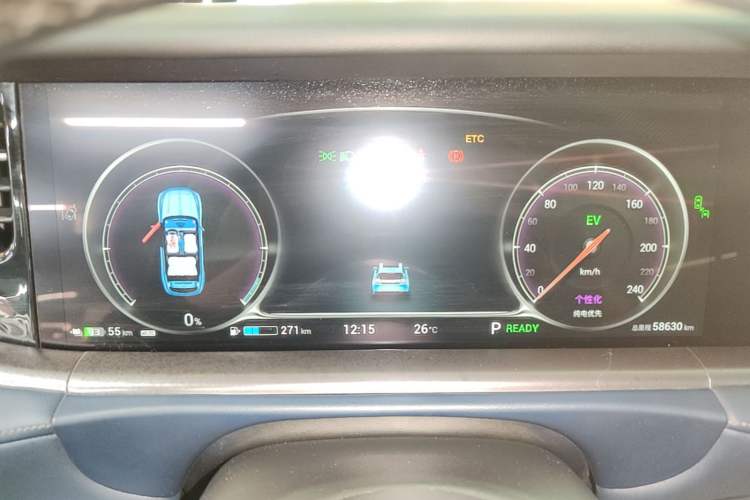 Used VOYAH FREE 2021 Four-Wheel Drive Standard Range-Extended Exclusive Luxury Package Instrument Cluster