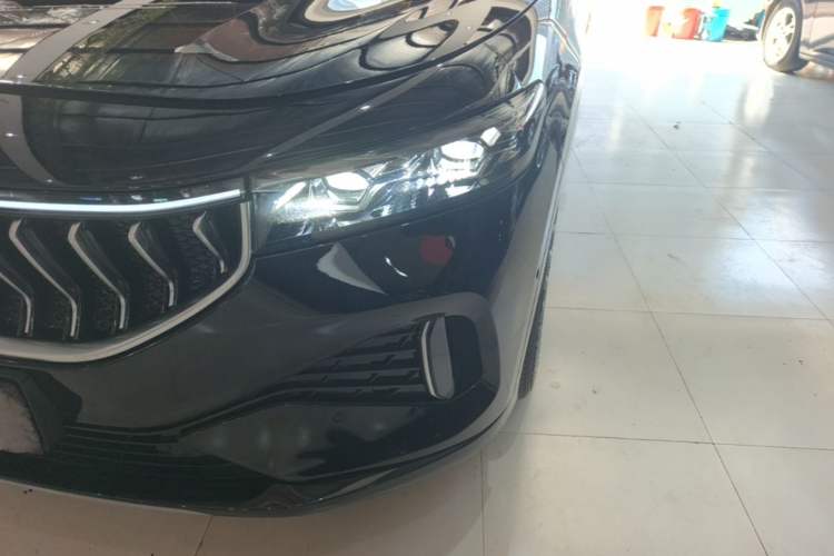 Used VOYAH FREE 2021 Two-Wheel Drive Standard Pure Electric City Edition Left Front Headlight