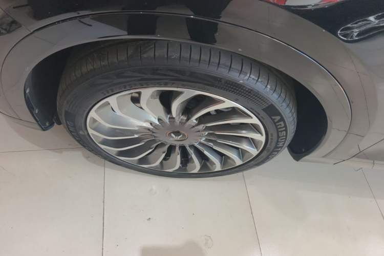 Used VOYAH FREE 2021 Two-Wheel Drive Standard Pure Electric City Edition Left Front Wheel Hub