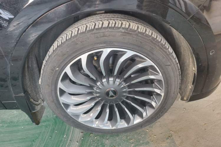 Used VOYAH FREE 2021 Four-Wheel Drive Standard Range-Extended Exclusive Luxury Package Right Front Wheel Hub