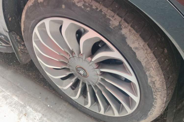 Used VOYAH FREE 2021 Four-Wheel Drive Standard Range-Extended Exclusive Luxury Package Right Front Wheel Hub