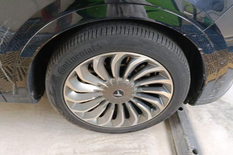 Used VOYAH FREE 2021 Four-Wheel Drive Standard Range-Extended Exclusive Luxury Package Right Front Wheel Hub