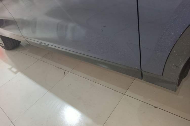 Used VOYAH FREE 2021 Two-Wheel Drive Standard Pure Electric City Edition Right Side Sill