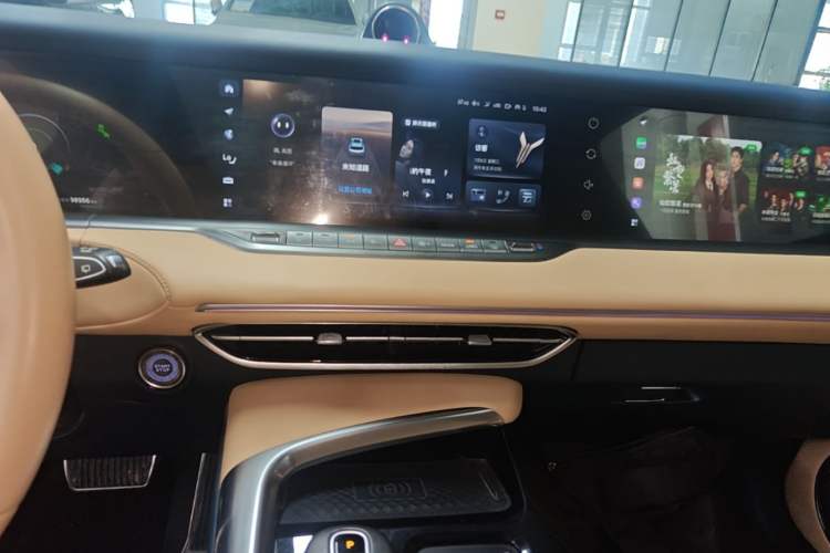 Used VOYAH FREE 2021 Four-Wheel Drive Standard Range-Extended Exclusive Luxury Package Audio And AC Panel