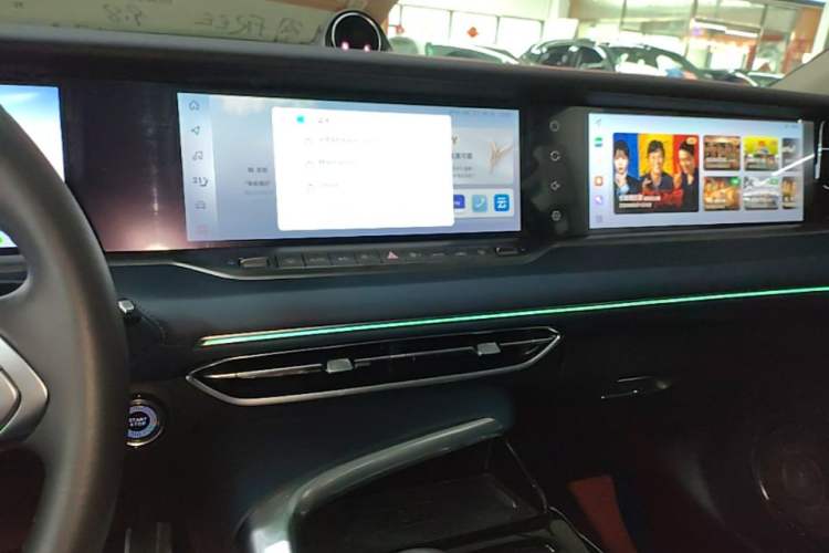 Used VOYAH FREE 2021 Four-Wheel Drive Extended-Range First Edition Commemorative Edition Exclusive Luxury Package Audio And AC Panel