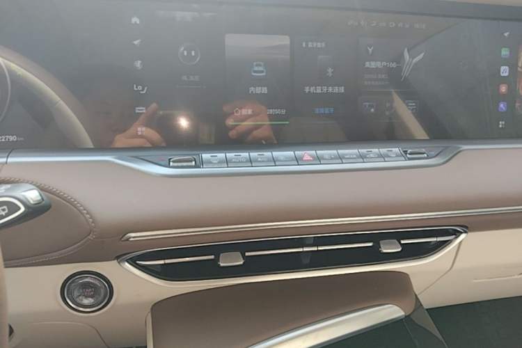 Used VOYAH FREE 2021 Four-Wheel Drive All-Electric First Edition Commemorative Edition Exclusive Luxury Package Audio And AC Panel