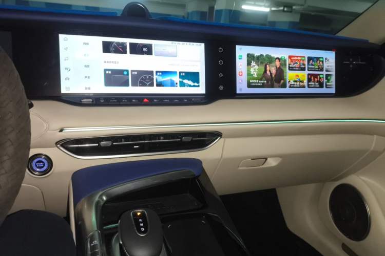 Used VOYAH FREE 2021 Four-Wheel Drive Standard Range-Extended Exclusive Luxury Package Audio And AC Panel