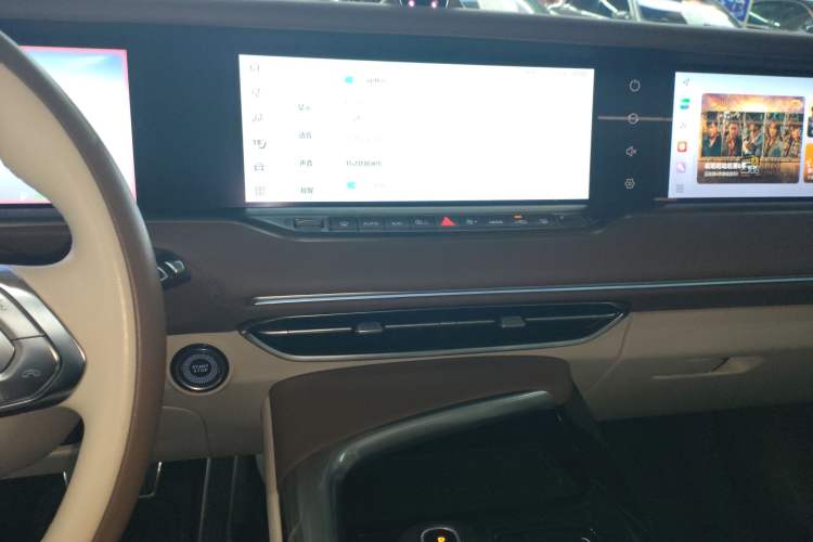 Used VOYAH FREE 2021 Four-Wheel Drive Extended-Range First Edition Commemorative Edition Exclusive Luxury Package Audio And AC Panel