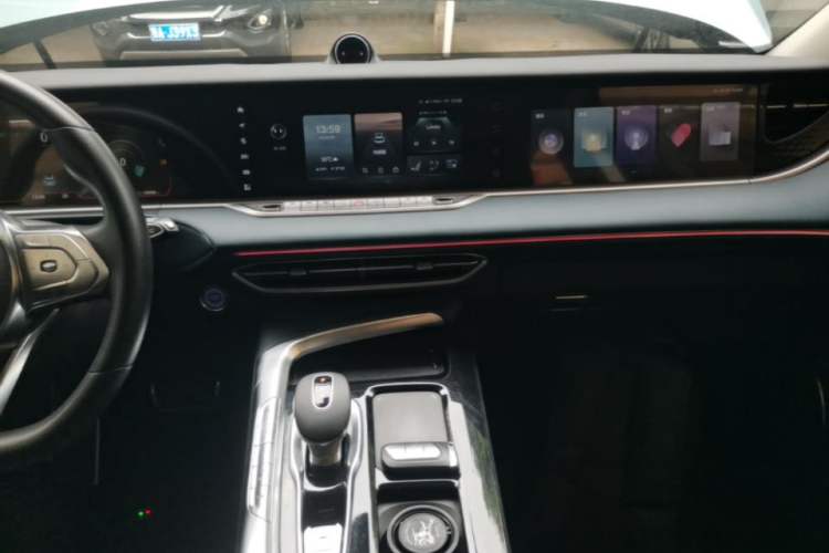 Used VOYAH FREE 2021 Two-Wheel Drive Standard Pure Electric Version Audio And AC Panel