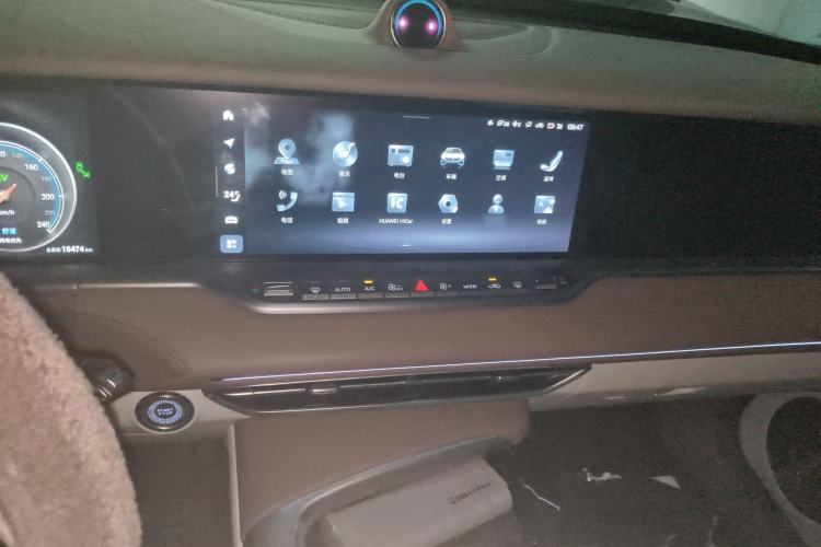 Used VOYAH FREE 2021 Four-Wheel Drive Standard Range-Extended Exclusive Luxury Package Audio And AC Panel