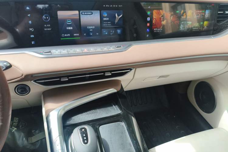 Used VOYAH FREE 2021 Four-Wheel Drive Standard All-Electric Exclusive Luxury Package Audio And AC Panel