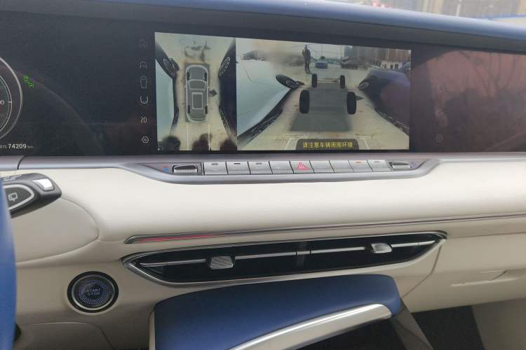 Used VOYAH FREE 2021 Four-Wheel Drive Standard All-Electric Exclusive Luxury Package Audio And AC Panel