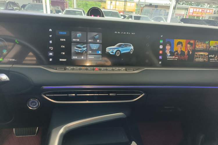 Used VOYAH FREE 2021 Four-Wheel Drive Standard Range-Extended Exclusive Luxury Package Audio And AC Panel