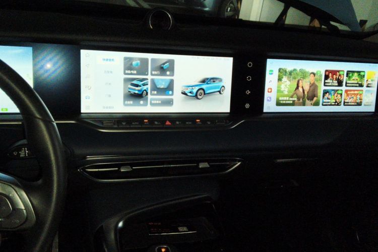 Used VOYAH FREE 2021 Four-Wheel Drive Standard Range-Extended Exclusive Luxury Package Audio And AC Panel