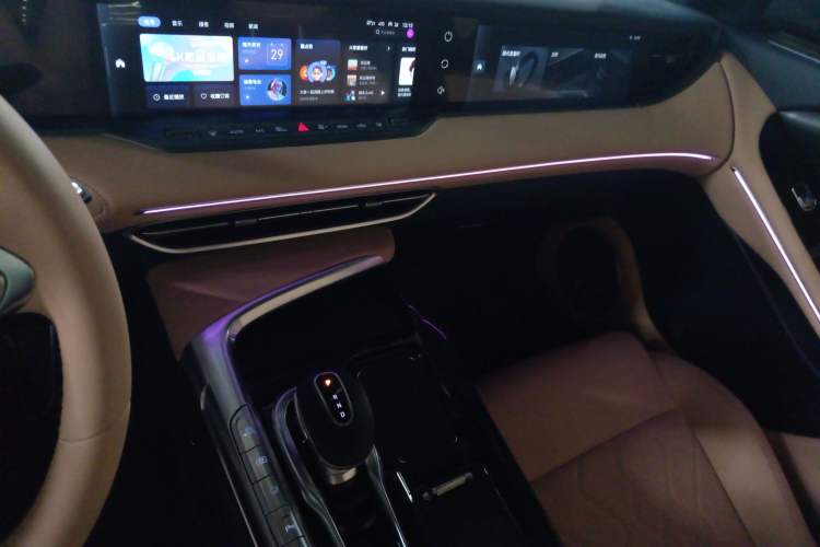 Used VOYAH FREE 2021 Four-Wheel Drive Standard Range-Extended Exclusive Luxury Package Audio And AC Panel