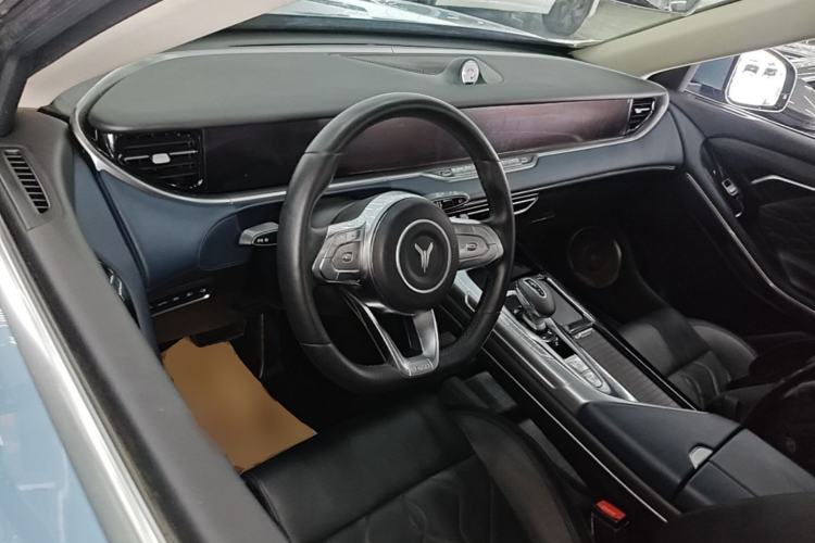 Used VOYAH FREE 2021 Four-Wheel Drive Standard Range-Extended Exclusive Luxury Package Center Console