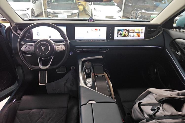 Used VOYAH FREE 2021 Two-Wheel Drive Standard Pure Electric City Edition Center Console