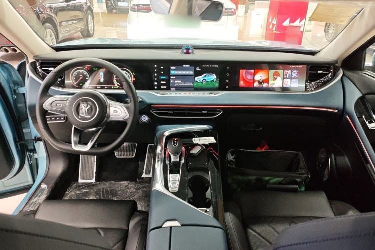 Used VOYAH FREE 2021 Two-Wheel Drive Standard Pure Electric City Edition Center Console