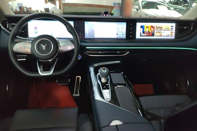 Used VOYAH FREE 2021 Four-Wheel Drive Extended-Range First Edition Commemorative Edition Exclusive Luxury Package Center Console