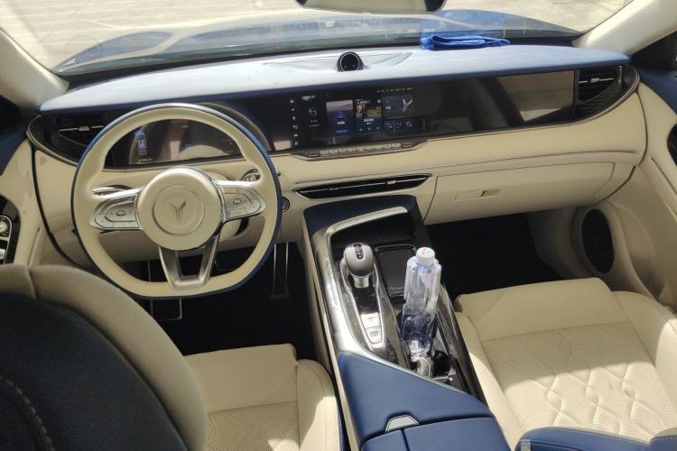 Used VOYAH FREE 2021 Four-Wheel Drive Standard All-Electric Exclusive Luxury Package Center Console