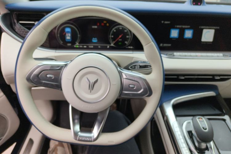 Used VOYAH FREE 2021 Four-Wheel Drive Standard All-Electric Exclusive Luxury Package Center Console