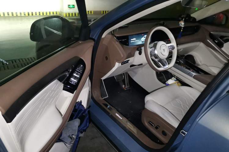 Used VOYAH FREE 2021 Four-Wheel Drive Standard Range-Extended Exclusive Luxury Package Driver Seat