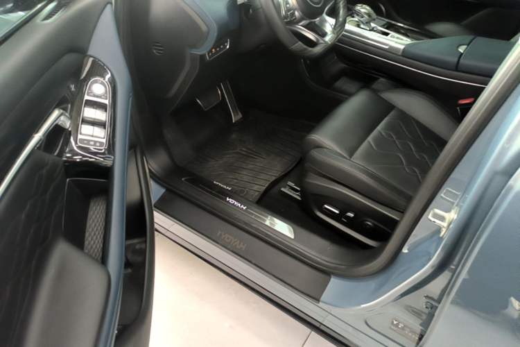 Used VOYAH FREE 2021 Four-Wheel Drive Standard Range-Extended Exclusive Luxury Package Driver Seat